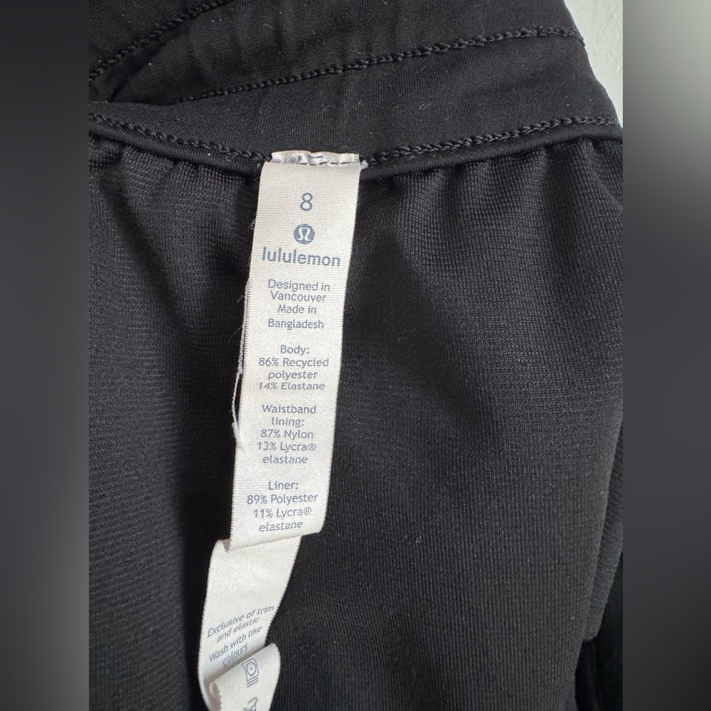 Lululemon Tracker Short V 4"
Hinshu Alpine White Multi - Picture 7 of 8
